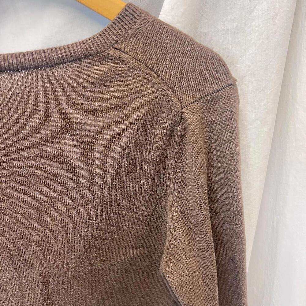 Vintage Izod Lacoste Brown Women’s  Sweater Button V Neck Size 40 (XS) - Picture 7 of 7